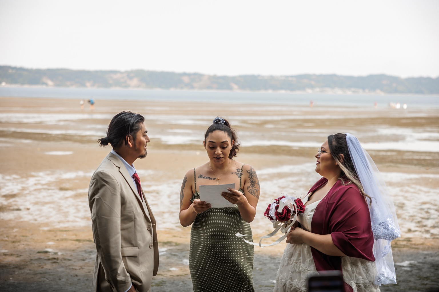 Rain & Vows NW officiating a beach elopement